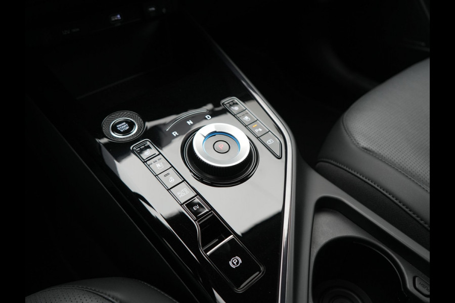 Kia Niro 1.6 GDi ExecutiveLine PHEV 182pk Dealer O.H. | Panodak | Adaptive Cruise | Head Up | Camera | Harman / Kardon | Lederen Sportstoelen Ventilatie & Memory | Blis | Keyless | Stuur Verwarmd | Apple Carplay | Sfeerverlichting | Navigatie |  Plug In Hybrid |