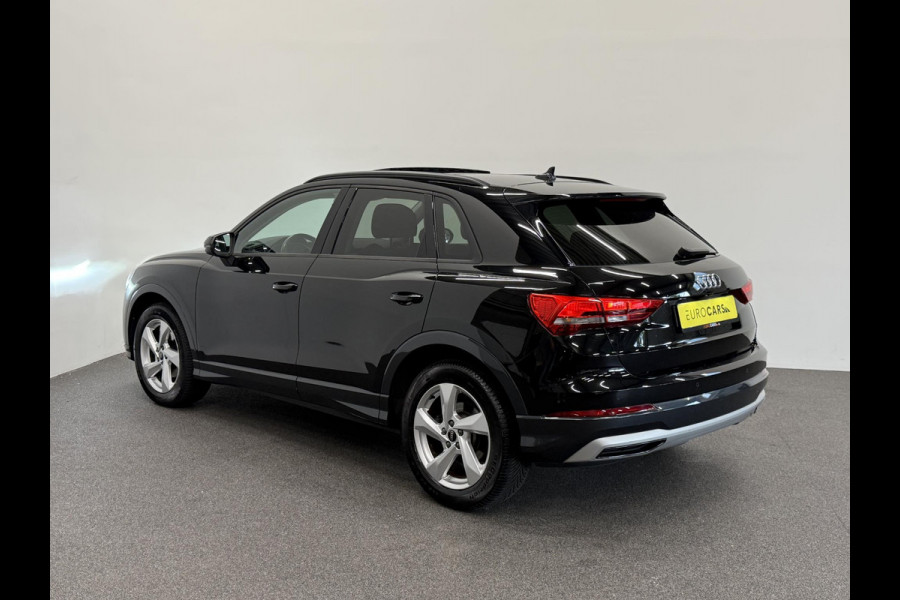 Audi Q3 35 TFSI Advanced Automaat Panoramadak Navigatie Apple Carplay/Android Auto 360 camera Parkeersensoren Cruise Control Alacantara Full Led Stoelverwarming Climate Control Lichtmetalen velgen