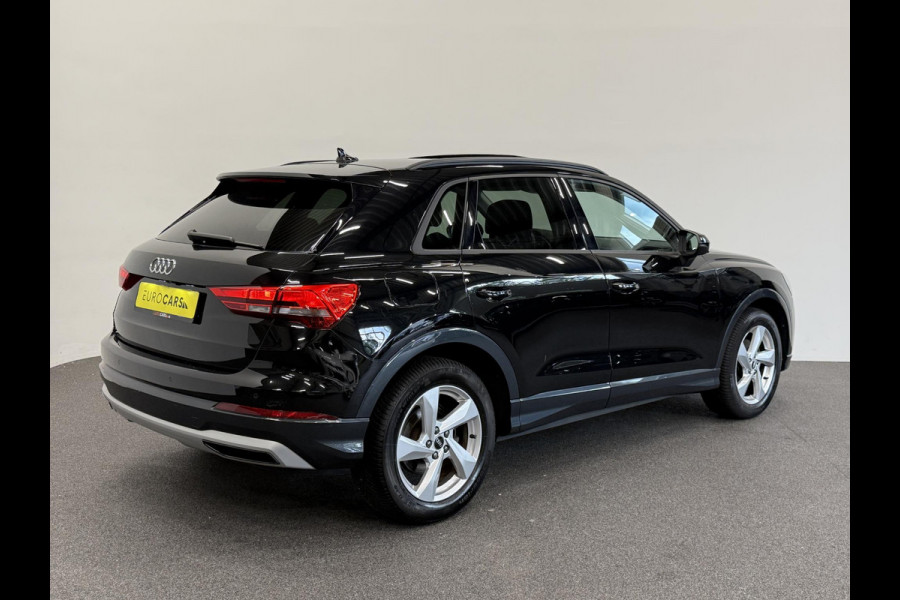 Audi Q3 35 TFSI Advanced Automaat Panoramadak Navigatie Apple Carplay/Android Auto 360 camera Parkeersensoren Cruise Control Alacantara Full Led Stoelverwarming Climate Control Lichtmetalen velgen