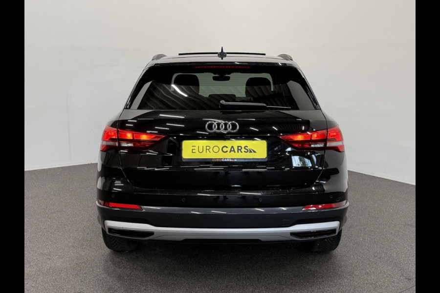 Audi Q3 35 TFSI Advanced Automaat Panoramadak Navigatie Apple Carplay/Android Auto 360 camera Parkeersensoren Cruise Control Alacantara Full Led Stoelverwarming Climate Control Lichtmetalen velgen