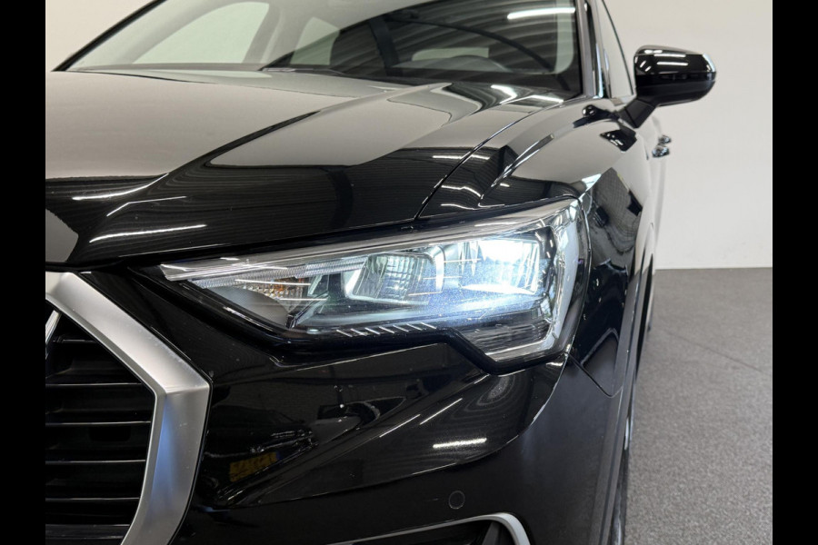 Audi Q3 35 TFSI Advanced Automaat Panoramadak Navigatie Apple Carplay/Android Auto 360 camera Parkeersensoren Cruise Control Alacantara Full Led Stoelverwarming Climate Control Lichtmetalen velgen