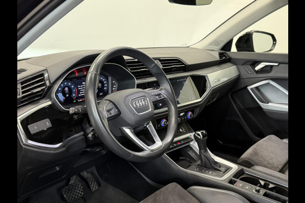 Audi Q3 35 TFSI Advanced Automaat Panoramadak Navigatie Apple Carplay/Android Auto 360 camera Parkeersensoren Cruise Control Alacantara Full Led Stoelverwarming Climate Control Lichtmetalen velgen