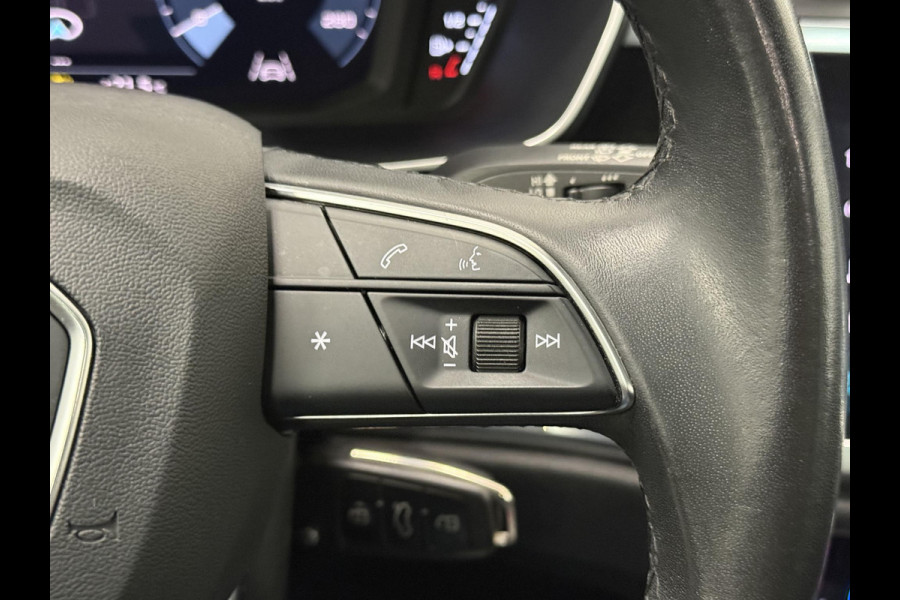 Audi Q3 35 TFSI Advanced Automaat Panoramadak Navigatie Apple Carplay/Android Auto 360 camera Parkeersensoren Cruise Control Alacantara Full Led Stoelverwarming Climate Control Lichtmetalen velgen