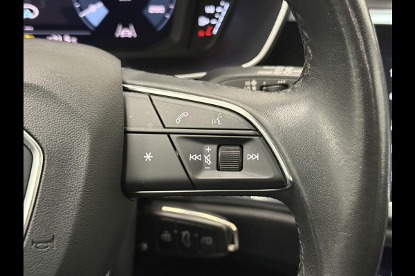 Audi Q3 35 TFSI Advanced Automaat Panoramadak Navigatie Apple Carplay/Android Auto 360 camera Parkeersensoren Cruise Control Alacantara Full Led Stoelverwarming Climate Control Lichtmetalen velgen