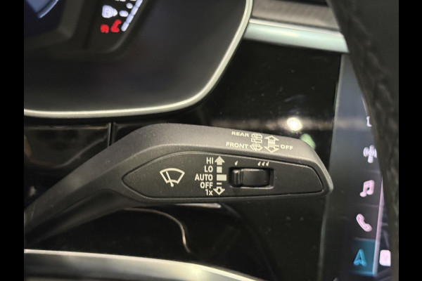 Audi Q3 35 TFSI Advanced Automaat Panoramadak Navigatie Apple Carplay/Android Auto 360 camera Parkeersensoren Cruise Control Alacantara Full Led Stoelverwarming Climate Control Lichtmetalen velgen