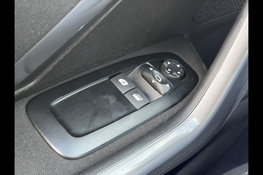Peugeot 2008 1.2 PureTech Blue Lion 2e Eigenaar,131pk,Carplay,Navi,Dealer Onderhouden,6 Bak,D-riem vv in 2024,Pdc,N.A.P,Apk tot 04-2027