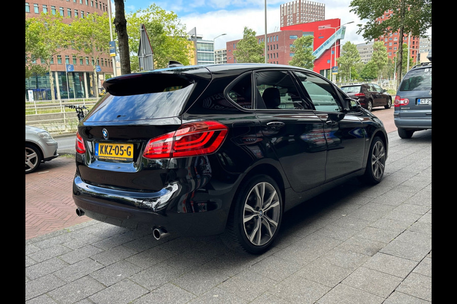 BMW 2 Serie Active Tourer 220i High Executive Aut Navi Clima PDC Stoelverwarming