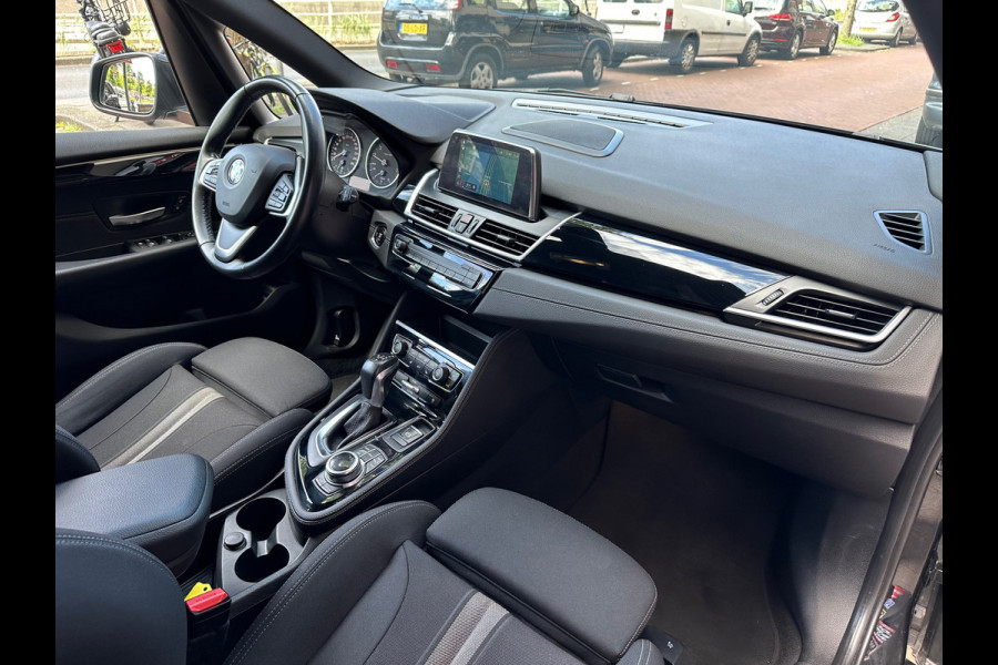 BMW 2 Serie Active Tourer 220i High Executive Aut Navi Clima PDC Stoelverwarming