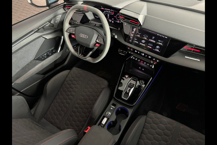 Audi RS3 Sportback 2.5 TFSI quattro Pano|Kuip|HuD|Sonos|PPF