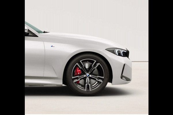 BMW 3 Serie Touring 330i xDrive - M-Sport Pro - Pano - Trekhaak - Comfort Pack - Adaptive LED