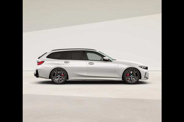 BMW 3 Serie Touring 330i xDrive - M-Sport Pro - Pano - Trekhaak - Comfort Pack - Adaptive LED
