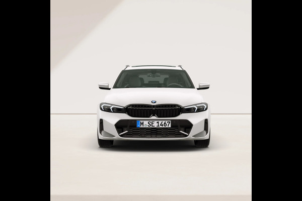 BMW 3 Serie Touring 330i xDrive - M-Sport Pro - Pano - Trekhaak - Comfort Pack - Adaptive LED