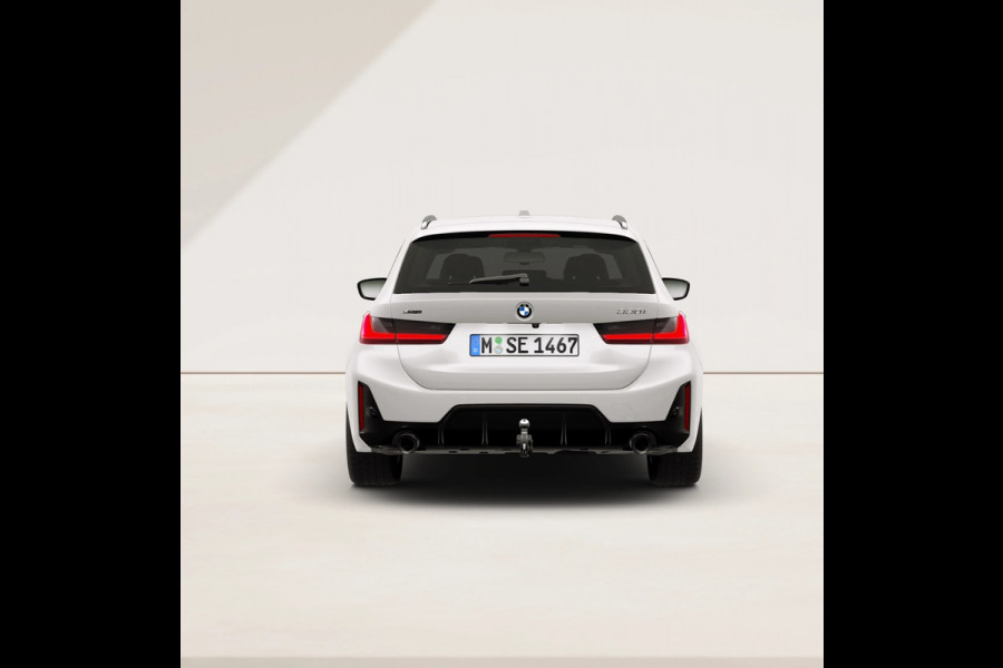 BMW 3 Serie Touring 330i xDrive - M-Sport Pro - Pano - Trekhaak - Comfort Pack - Adaptive LED