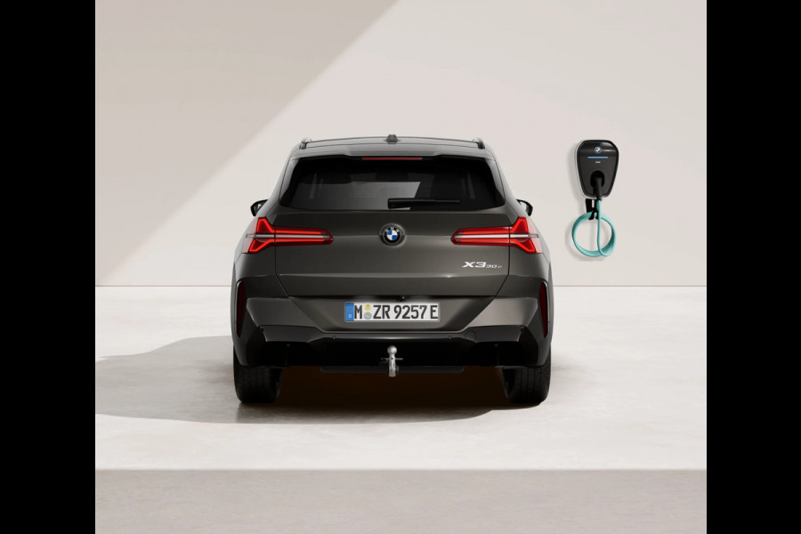 BMW X3 30e xDrive - M-Sport - Pano - Trekhaak - ACC - Head-up