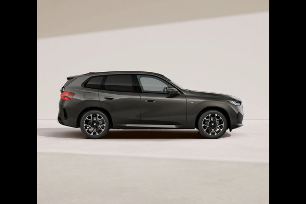 BMW X3 30e xDrive - M-Sport - Pano - Trekhaak - ACC - Head-up