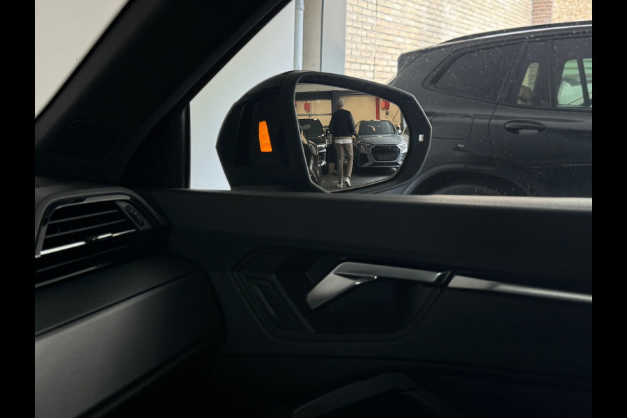 Audi Q3 35 TFSI S Line edition one Keyless|Stoelen Elektrisch