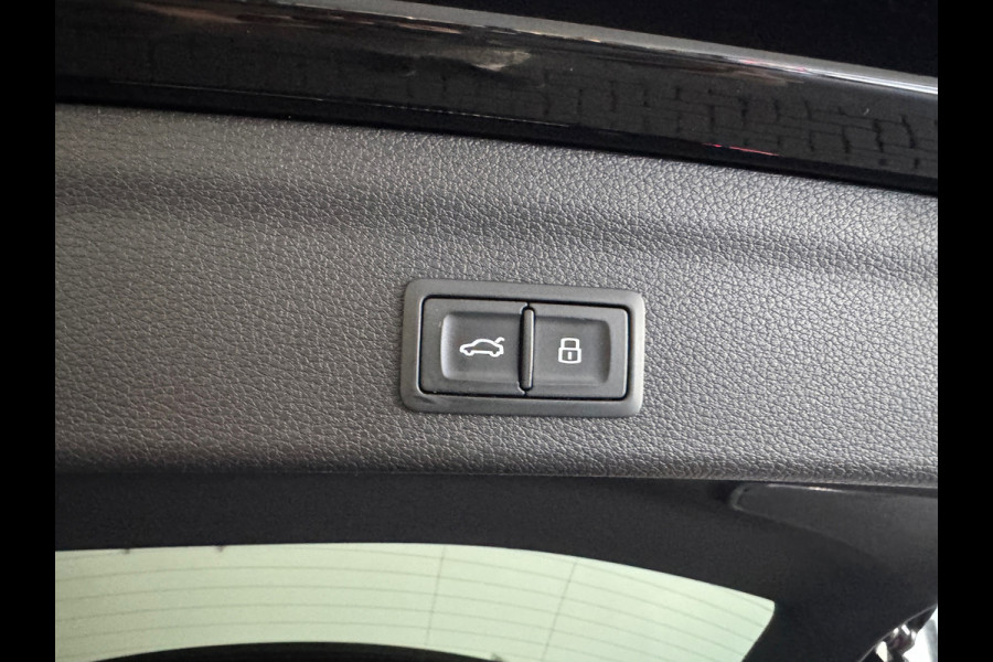 Audi Q3 35 TFSI S Line edition one Keyless|Stoelen Elektrisch