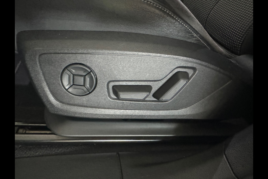 Audi Q3 35 TFSI S Line edition one Keyless|Stoelen Elektrisch