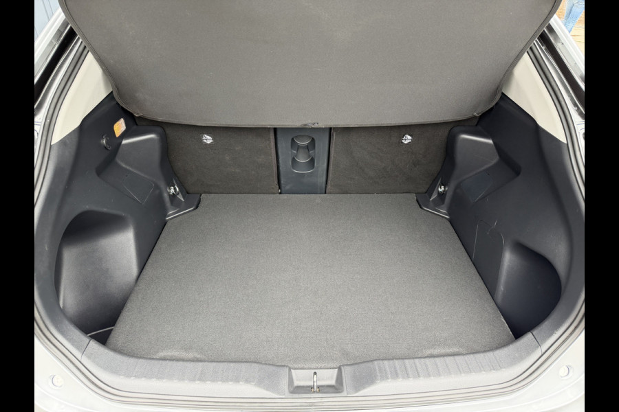 Toyota Yaris Cross 1.5 Hybrid Executive / Bi tone AWD | Afnm. Trekhaak | Pano dak | JBL | 10jr GARANTIE | Rijklaar!!!