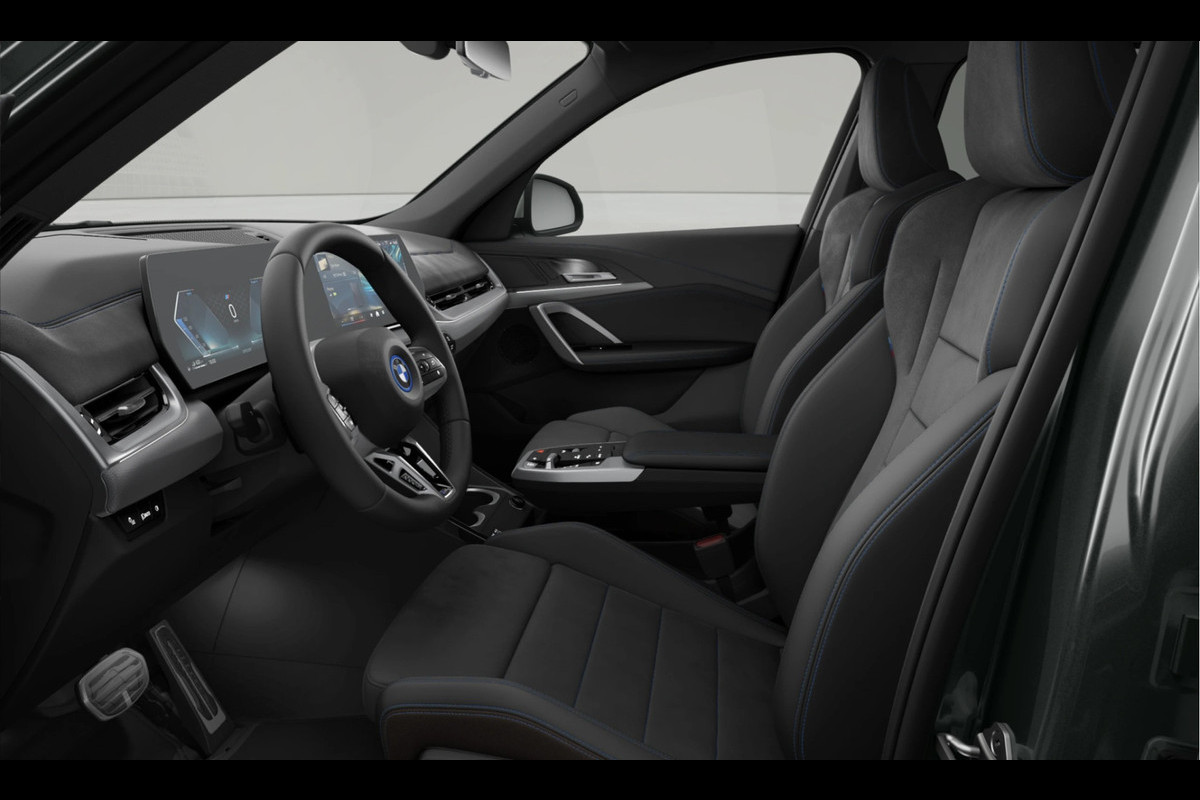 BMW X1 xDrive25e - M-Sport - Pano - Trekhaak - 19 inch - Camera