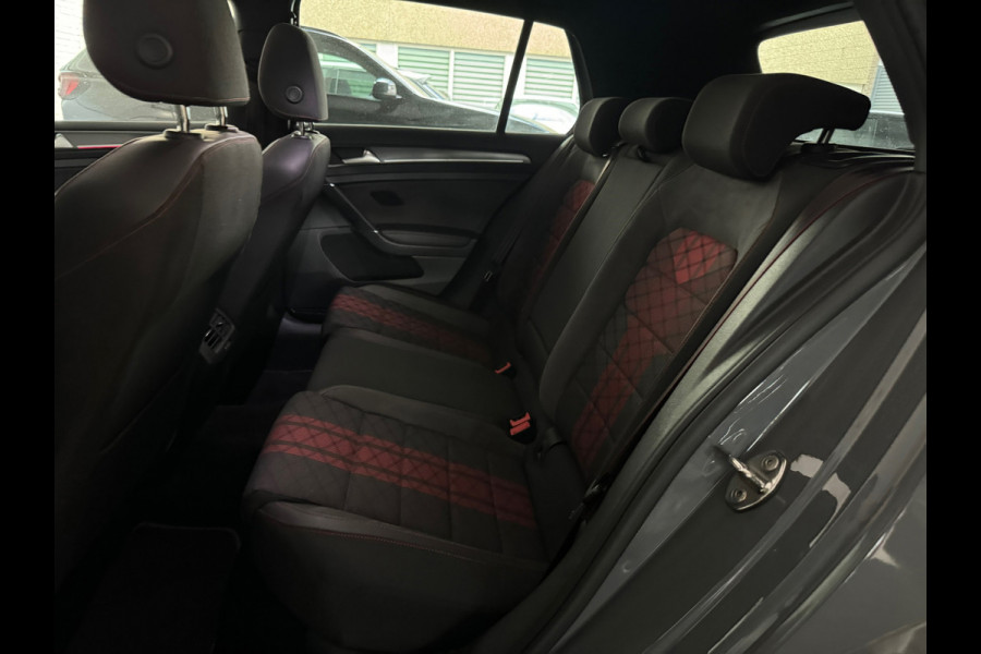 Volkswagen Golf 2.0 TSI GTI TCR Pano|Keyless|DCC|PPF|Milltek