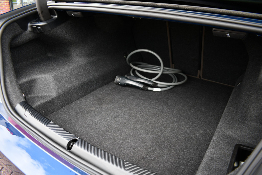 BMW 5 Serie 550e xDrive M-Sport Pro B&W Trekh Prof-onderstel 20inch