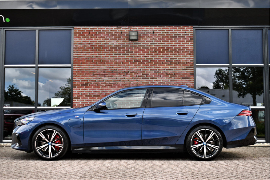 BMW 5 Serie 550e xDrive M-Sport Pro B&W Trekh Prof-onderstel 20inch