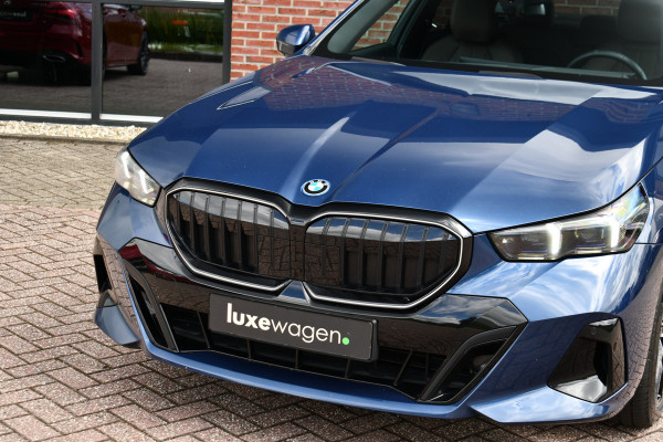BMW 5 Serie 550e xDrive M-Sport Pro B&W Trekh Prof-onderstel 20inch