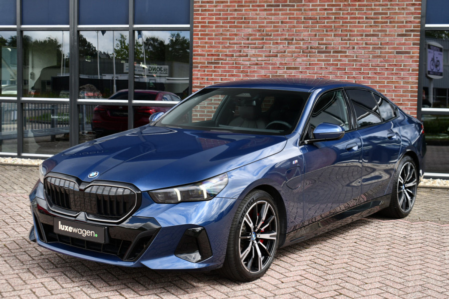 BMW 5 Serie 550e xDrive M-Sport Pro B&W Trekh Prof-onderstel 20inch