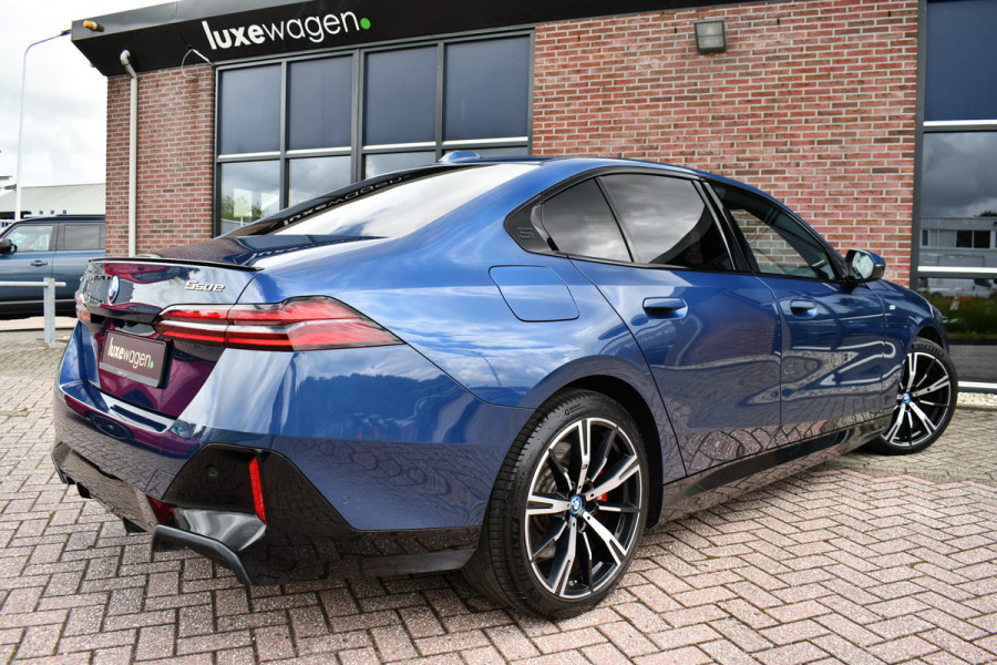 BMW 5 Serie 550e xDrive M-Sport Pro B&W Trekh Prof-onderstel 20inch