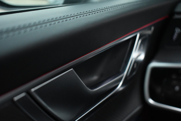 Audi RS6 Avant 4.0 TFSI quattro Nardo Dyn-Plus Pano Sportuitl 4WS HUD ACC 22" Design-pack