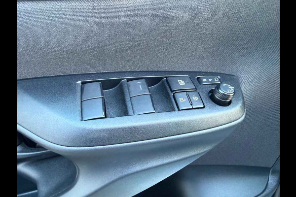 Toyota Yaris 1.5 Hybrid 115 First Edition ECC/PDC V&A/CAMERA