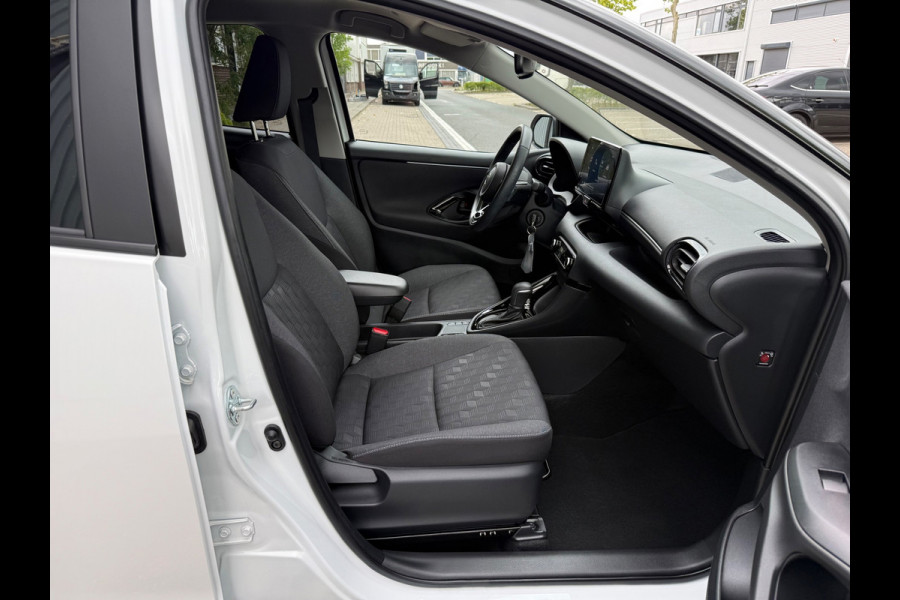 Toyota Yaris 1.5 Hybrid 115 First Edition ECC/PDC V&A/CAMERA