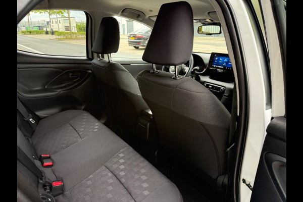 Toyota Yaris 1.5 Hybrid 115 First Edition ECC/PDC V&A/CAMERA