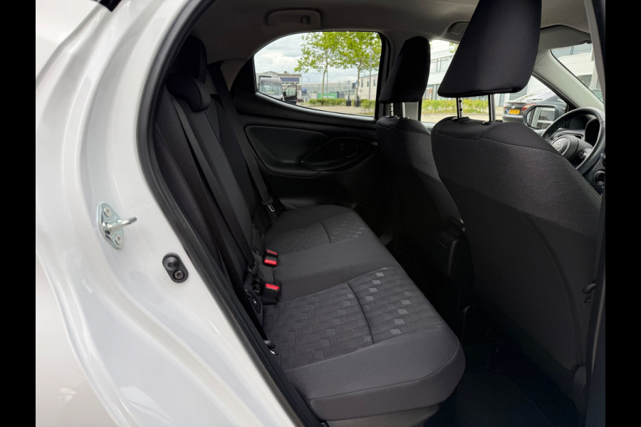 Toyota Yaris 1.5 Hybrid 115 First Edition ECC/PDC V&A/CAMERA