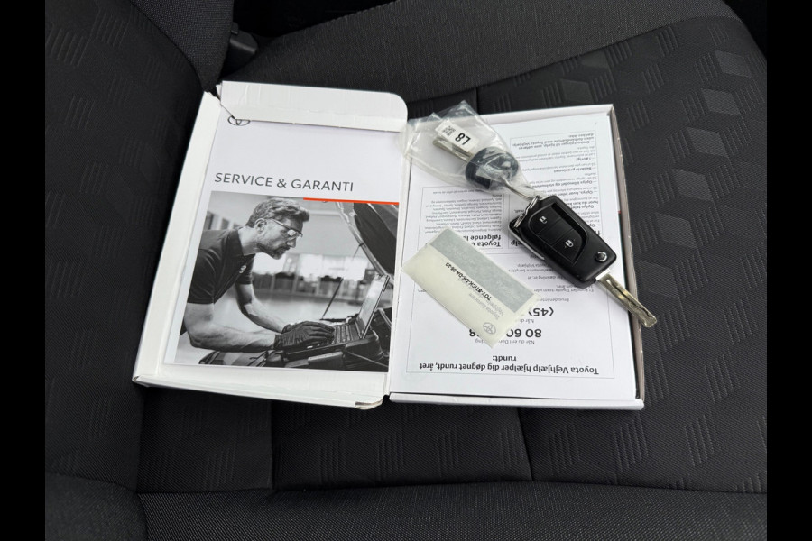 Toyota Yaris 1.5 Hybrid 115 First Edition ECC/PDC V&A/CAMERA