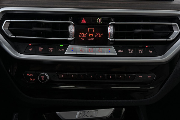 BMW iX3 High Executive 80 kWh (PANORAMADAK, STOEL/STUUR VERWARMING, H/K AUDIO, CAMERA, ELEKTR STOELEN, HUD, CRUISE ADAPTIEF)