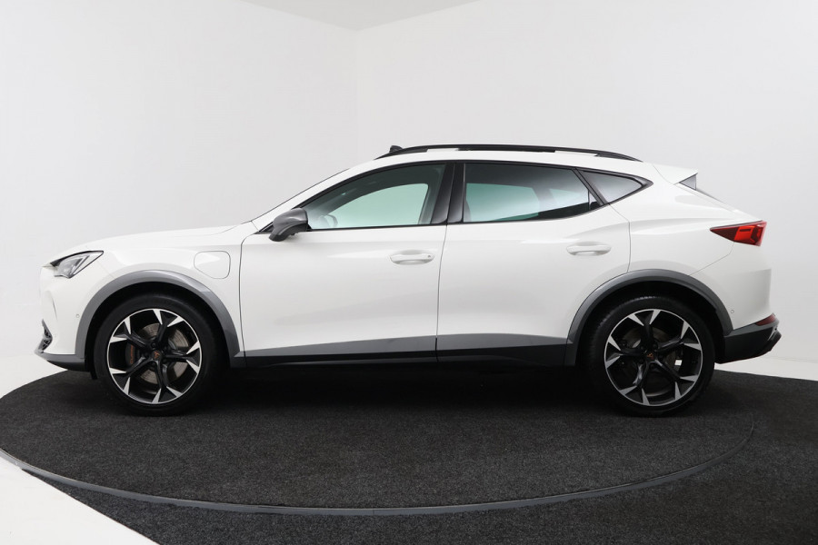 CUPRA Formentor 1.4 e-Hybrid VZ Copper Edition (PANORAMADAK, STOEL/STUUR VERWARMING, CAMERA, ELEKTR STOELEN, SENSOREN)