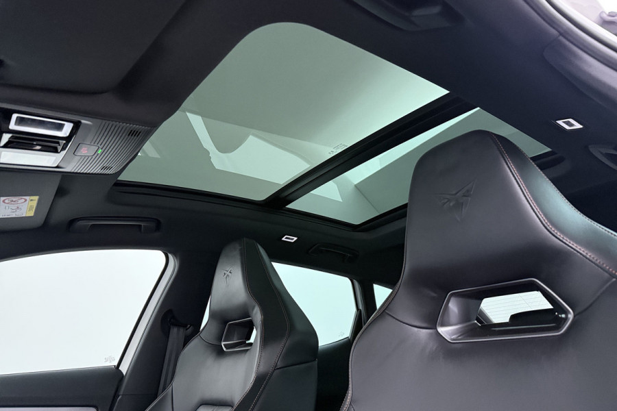 CUPRA Formentor 1.4 e-Hybrid VZ Copper Edition (PANORAMADAK, STOEL/STUUR VERWARMING, CAMERA, ELEKTR STOELEN, SENSOREN)