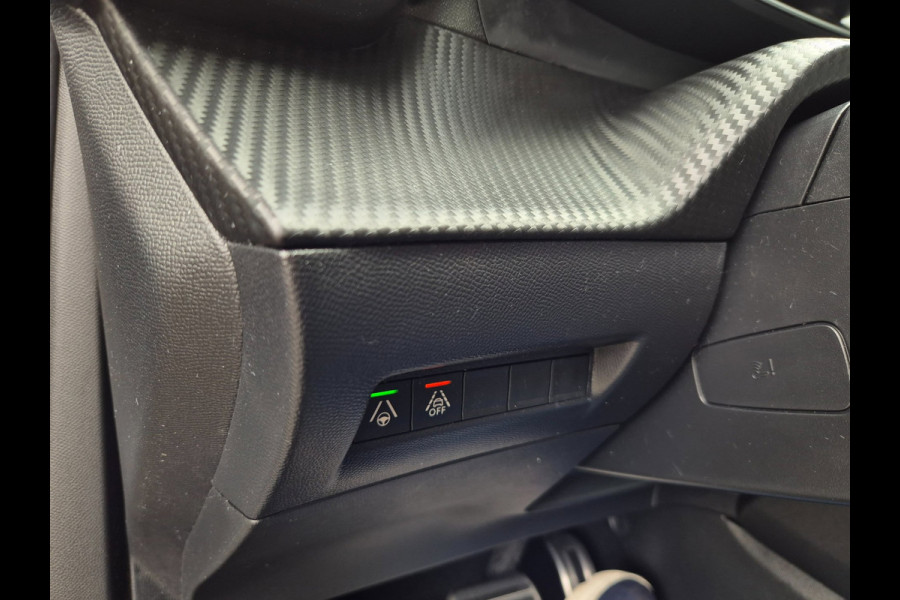 Peugeot E-2008 GT Ev 50 kWh 3 Fase Panorama 92% SoH Camera LED CarPlay EV GT 50 kWh