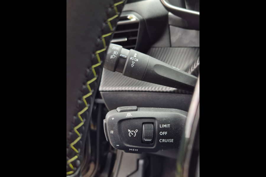 Peugeot E-2008 GT Ev 50 kWh 3 Fase Panorama 92% SoH Camera LED CarPlay EV GT 50 kWh
