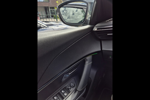 Peugeot E-2008 GT Ev 50 kWh 3 Fase Panorama 92% SoH Camera LED CarPlay EV GT 50 kWh