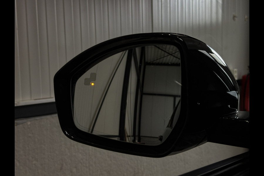 Land Rover Discovery Sport P300e 1.5 S Facelift | Trekh | Pano | Meridian | Memory | 12/23