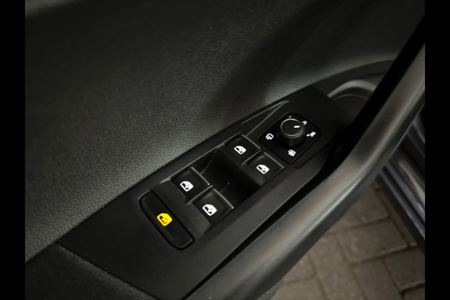 Volkswagen Taigo 1.0 TSI R-Line Edition Keyless|CarPlay|IQ