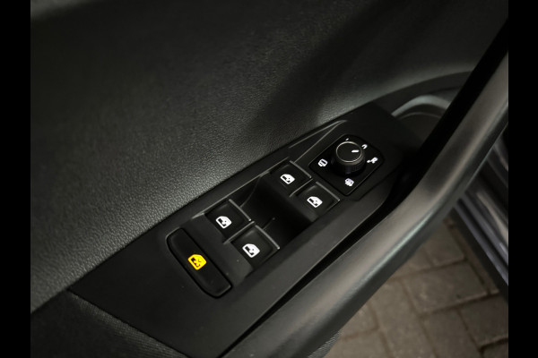 Volkswagen Taigo 1.0 TSI R-Line Edition Keyless|CarPlay|IQ