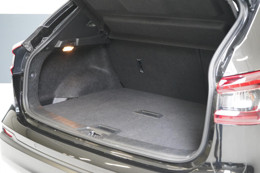Nissan QASHQAI 1.3 DIG-T N-Connecta | 360 camera | Stoelverwarming | Panoramadak | Keyless | Navigatie