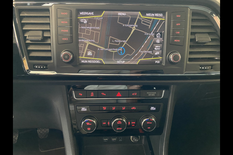 Seat Ateca 1.5 TSI Xcellence Business Intense Panoramadak /Trekhaak / Carplay /Stoelverwarming