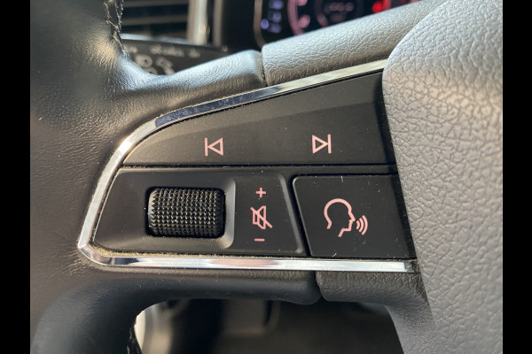 Seat Ateca 1.5 TSI Xcellence Business Intense Panoramadak /Trekhaak / Carplay /Stoelverwarming