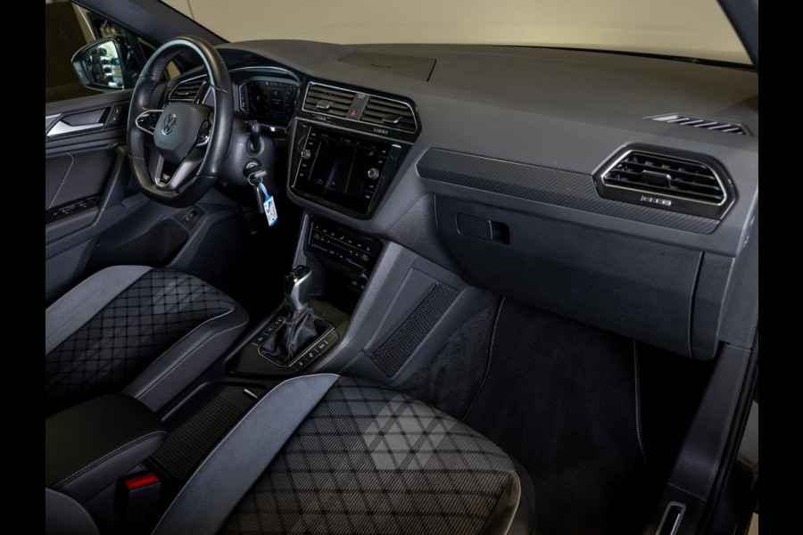 Volkswagen Tiguan 1.5 TSI 2x R-Line Blackstyle / 150pk / Panorama dak / Stoel en stuurverwarming / Head-up display /