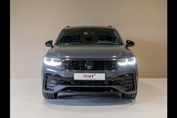 Volkswagen Tiguan 1.5 TSI 2x R-Line Blackstyle / 150pk / Panorama dak / Stoel en stuurverwarming / Head-up display /